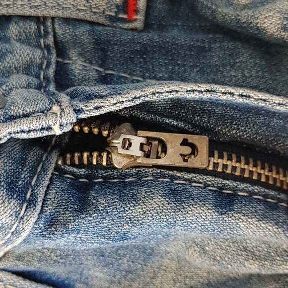 🌸Host Pick🌸Men's True Religion Distressed Light Wash Slim Straight Leg Jeans - Picture 10 of 15